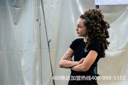 (聯(lián)通客服電話是多少400辦理業(yè)務(wù))(撥打聯(lián)通400電話是免費(fèi)的嗎?)